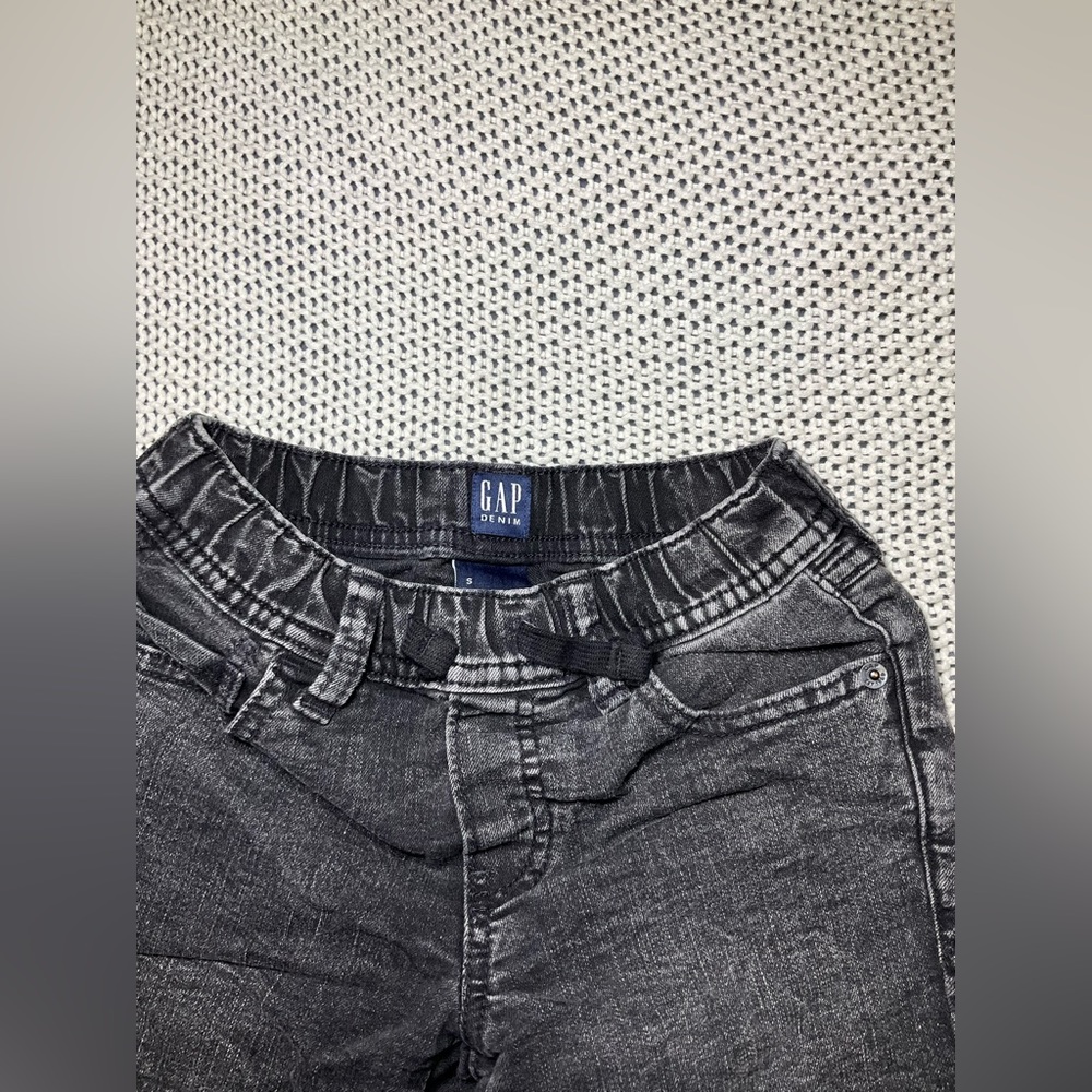 KIDS GAP JEAN SHORTS SIZE SMALL NEWW NO TAG